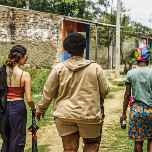 Mujeres – Un viaje que abraza