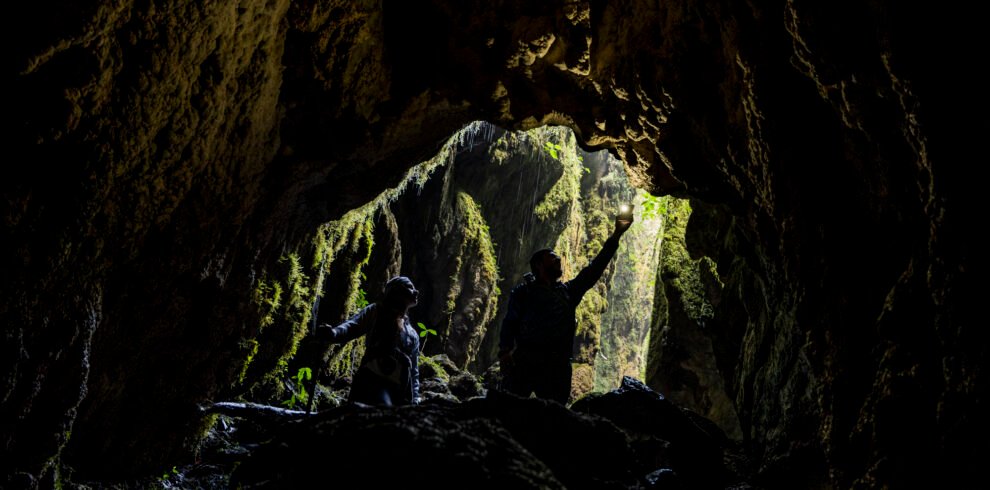 F22M11022_BUCARAMANGA_CUEVA